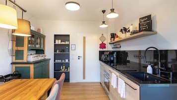 Fridge, microwave, oven, stovetop