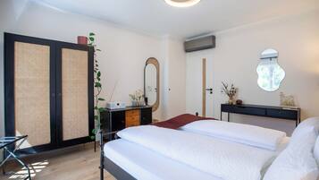 3 Schlafzimmer, Zimmersafe, Schreibtisch, Bügeleisen/Bügelbrett