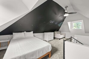 House, Multiple Beds, Patio, Garden View (The Southern Nook) | 3 bedrooms, individually decorated, individually furnished, bed sheets