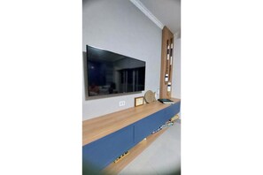 Interior - Apartment with beautiful view, 50 meters from the beach (Guarujá)