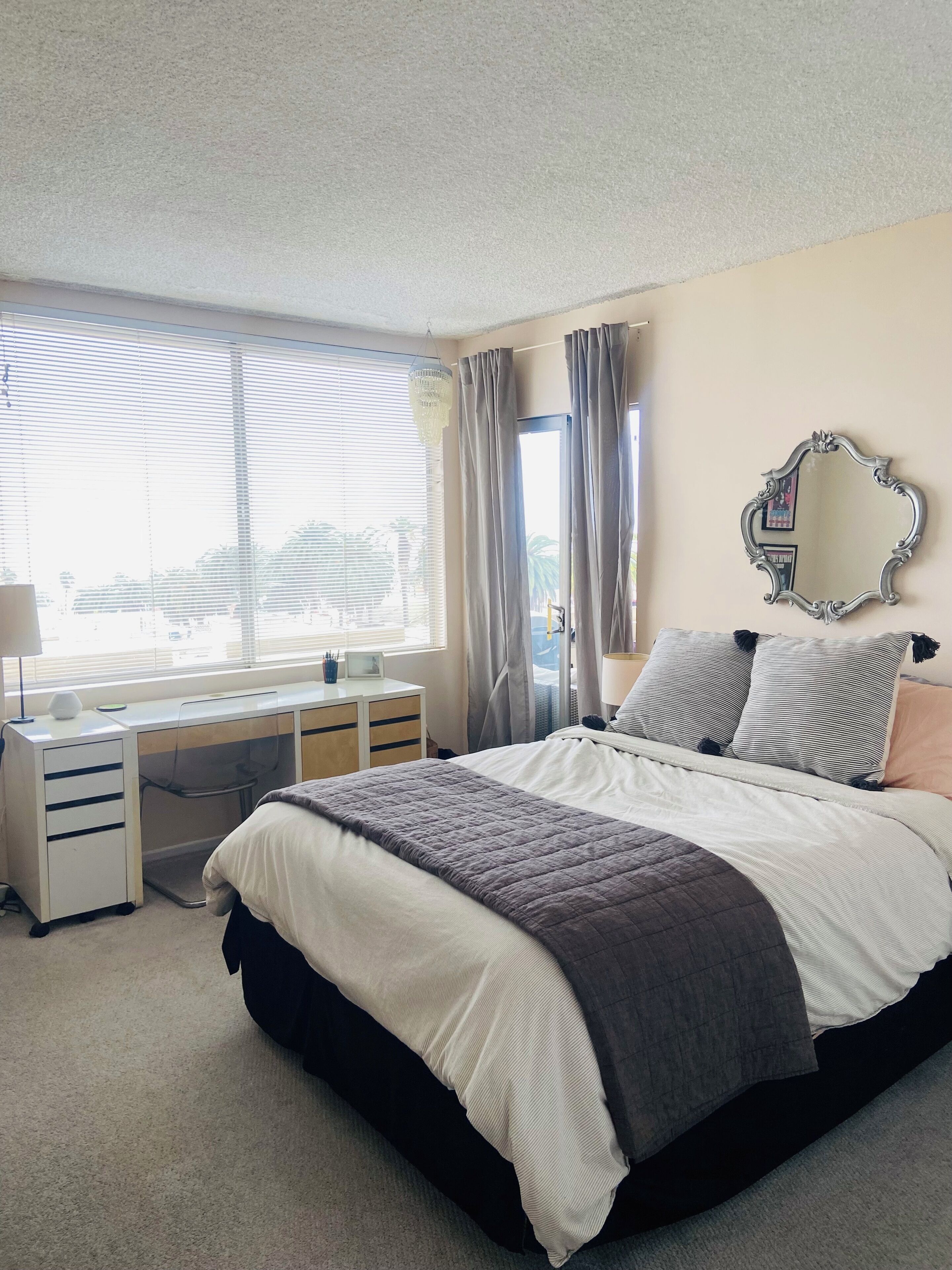 2 bedrooms, iron/ironing board, internet, bed sheets