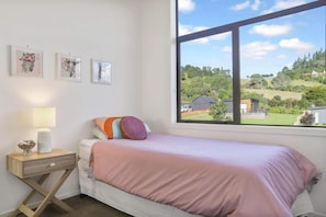 4 bedrooms, free WiFi, bed sheets
