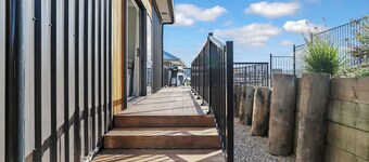 Hosts on the Coast Cooks Coastal Comfort
