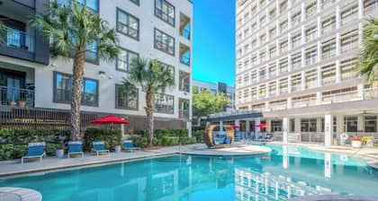 HTX Luxury Downtown Apartments 10 mins away from galleria mall private parking