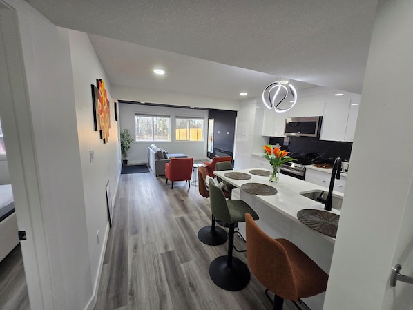 Interior - The Walkout at the Ravine (Edmonton)