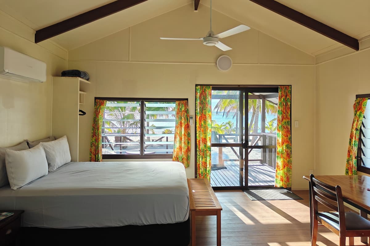 Studio, Lagoon View | Living area