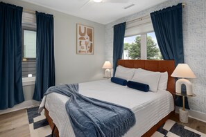 3 bedrooms, desk, travel cot, free WiFi