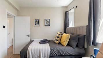 Iron/ironing board, travel cot, WiFi, bed sheets
