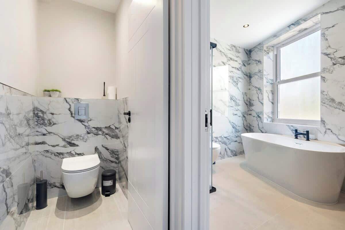 Shower, hair dryer, shampoo