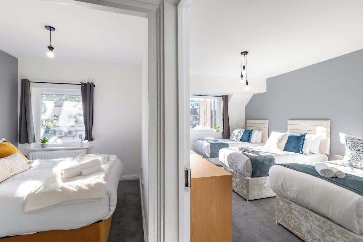 6 chambres, fer et planche à repasser, lit de bébé portatif, Wi-Fi