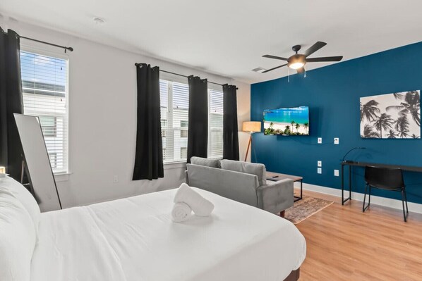 Desk, iron/ironing board, travel cot, WiFi