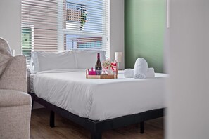 Desk, iron/ironing board, travel cot, WiFi