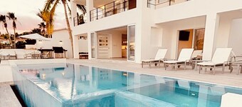 Modern Ocean-View Villa in San José del Cabo – 5BR/5.5BA Luxury Retreat