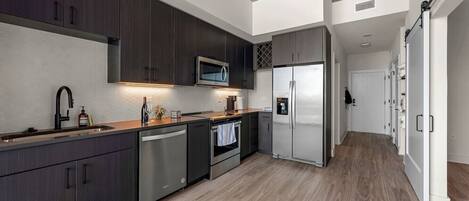 Fridge, microwave, oven, stovetop