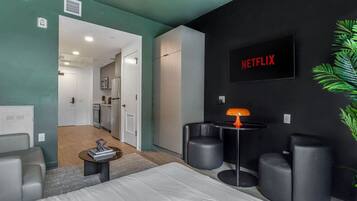 Desk, iron/ironing board, WiFi, bed sheets