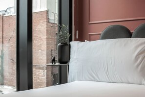 Skrivebord, strygejern/strygebræt, Wi-Fi, sengetøj