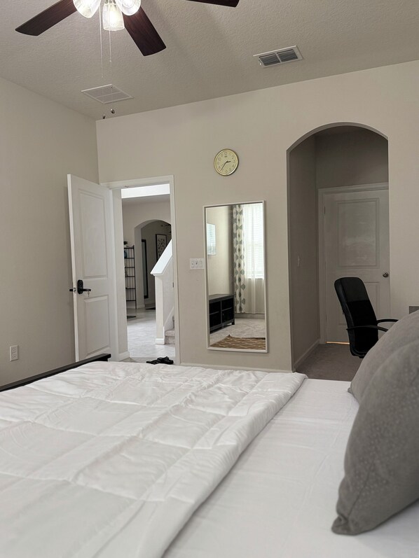 3 chambres, bureau, fer et planche à repasser, Wi-Fi gratuit