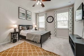 3 chambres, bureau, fer et planche à repasser, accès au Wi-Fi (inclus)