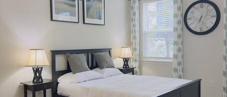 3 bedrooms, desk, iron/ironing board, free WiFi