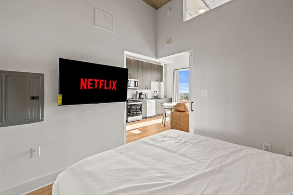 1 bedroom, desk, iron/ironing board, WiFi