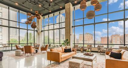 5 Star Luxury Condominium | Pool+Gym+Epresso+More