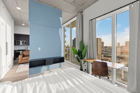 Desk, iron/ironing board, WiFi, bed sheets