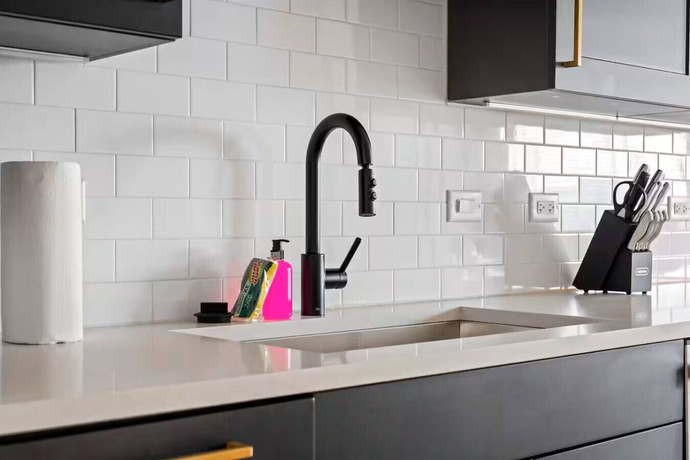 Microonde, forno, piano cottura, lavastoviglie