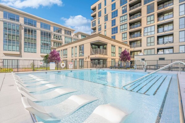 Pool - Amenity Packed Condo: Free Parking+Pool+Gym+MORE! (Indianapolis)