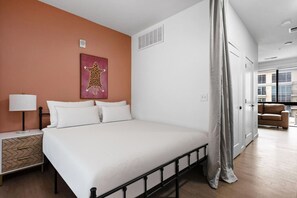 Desk, iron/ironing board, WiFi, bed sheets