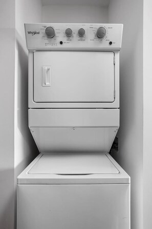 Interior - Amenity Packed Condo: Free Parking+Pool+Gym+MORE! (Indianapolis)