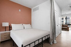 Desk, iron/ironing board, WiFi, bed sheets