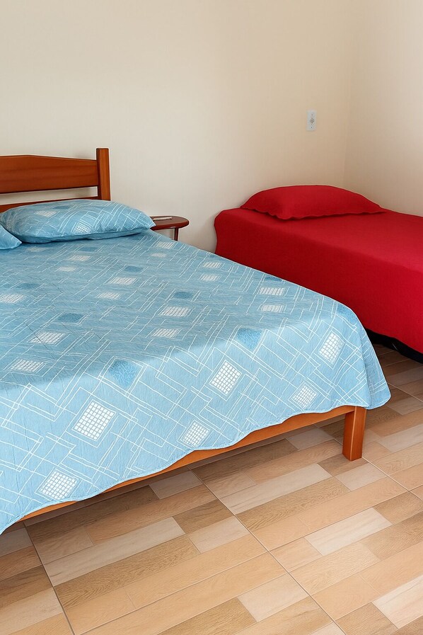 WiFi, bed sheets