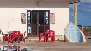 Bar (in der Unterkunft)