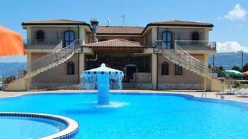 Seasonal outdoor pool