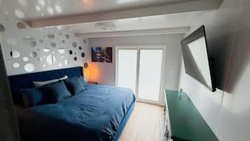 1 bedroom, free WiFi, bed sheets