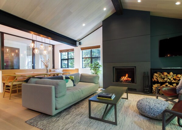 Living area - Super Lux Cabin in the Woods. Private Hot Tub & AC! (Whistler)
