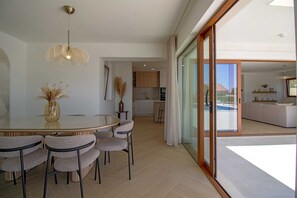 Dining - Villa Mood – Pool, Gym & Sauna near Split (Kastel Luksic)