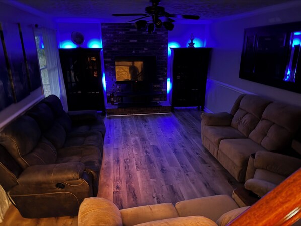 TV, fireplace