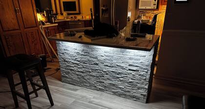 Sacred Spacious 5-bedroom Sanctuary in lovely Fayetteville with fitness room, AC