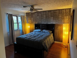 5 bedrooms, WiFi, bed sheets