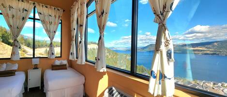 9 habitaciones, tabla de planchar con plancha, wifi y ropa de cama