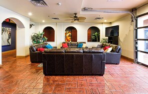 Télévision, cheminée