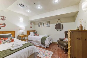 9 Schlafzimmer, Bügeleisen/Bügelbrett, WLAN, Bettwäsche