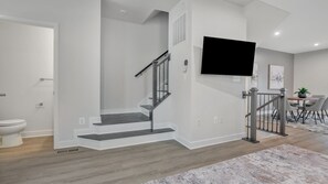 Interior - Lovely, newly-built, 3-bedroom townhome with an office & 2-car garage in Lanham (Lanham)