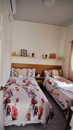 2 makuuhuonetta, silitysrauta/-lauta, ilmainen Wi-Fi, vuodevaatteet