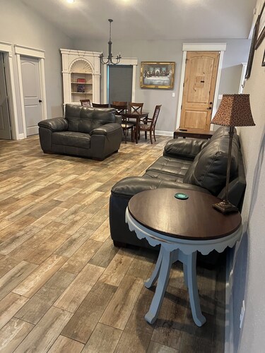 Morning Glory
Fantastic 3-bedroom in Longview. Just 8.9 miles to Longview Mall