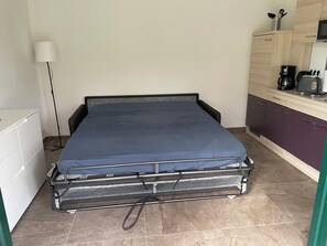 1 habitación y ropa de cama