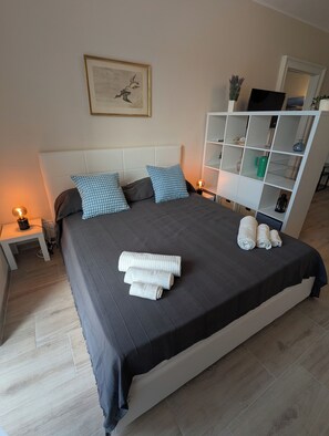 1 chambre, lit parapluie, Wi-Fi gratuit, draps fournis