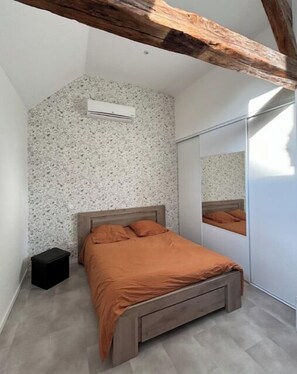 1 bedroom, WiFi, bed sheets