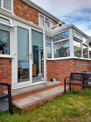 Exterior detail - Cosy Spacious Bedroom with dedicated Shower/Toilet in the Heart of West Midlands (Willenhall)